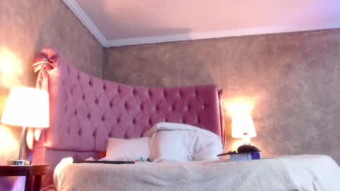 Snapshot of gabypetit chatting on 02-06-25, 11:04 Gaby online show from 02-06-25, 11:04