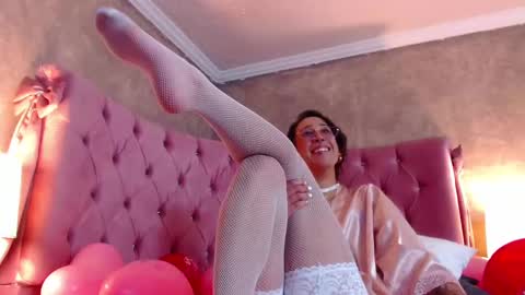 Snapshot of gabypetit chatting on 02-14-25, 11:53 Gaby online show from 02-14-25, 11:53
