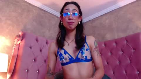 Snapshot of gabypetit chatting on 03-11-25, 12:11 Gaby online show from 03-11-25, 12:11