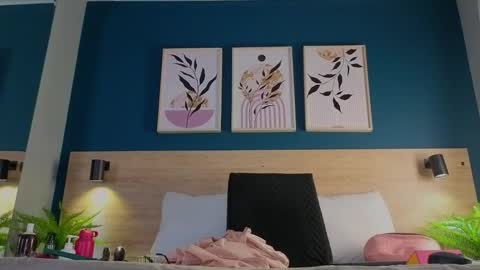 Snapshot of gabypetit chatting on 10-29-25, 08:10 Gaby online show from 10-29-25, 08:10