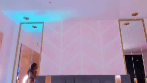 Snapshot of gabypetit chatting on 11-11-25, 08:20 Gaby online show from 11-11-25, 08:20