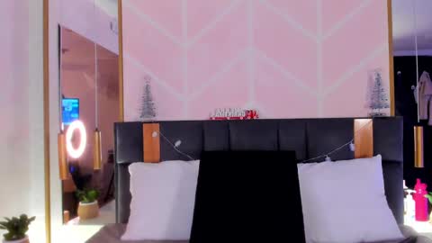 Snapshot of gabypetit chatting on 11-19-25, 08:31 Gaby online show from 11-19-25, 08:31