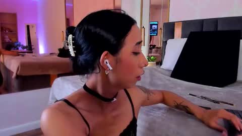 Snapshot of gabypetit chatting on 11-21-25, 08:29 Gaby online show from 11-21-25, 08:29