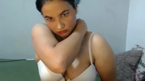 Snapshot of gabysot chatting on 07-22-26, 04:10 gabysot online show from 07-22-26, 04:10