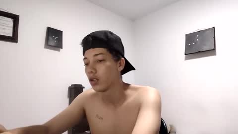 Snapshot of gadiel_sex chatting on 10-19-25, 03:23 gadiel_sex online show from 10-19-25, 03:23