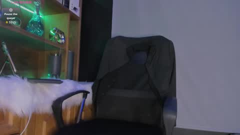 Snapshot of gael_williams4 chatting on 11-14-25, 08:07 Gael Williams online show from 11-14-25, 08:07