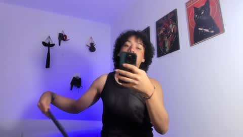 Snapshot of gaeloconner chatting on 12-12-24, 04:26 Gael Conner online show from 12-12-24, 04:26