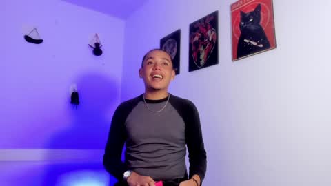 Snapshot of gaeloconner chatting on 12-14-24, 02:01 Gael Conner online show from 12-14-24, 02:01