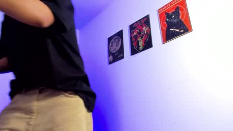 Snapshot of gaeloconner chatting on 12-25-24, 02:25 Gael Conner online show from 12-25-24, 02:25