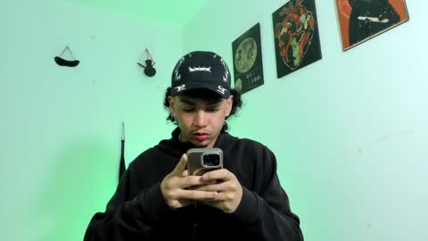 Snapshot of gaeloconner chatting on 12-27-24, 03:53 Gael Conner online show from 12-27-24, 03:53