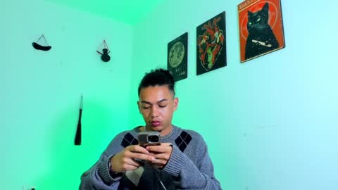 Snapshot of gaeloconner chatting on 12-28-24, 04:30 Gael Conner online show from 12-28-24, 04:30