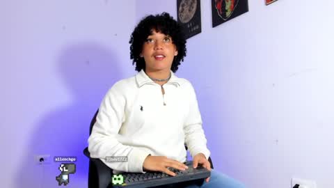 Snapshot of gaeloconner chatting on 01-11-25, 02:41 Gael Conner online show from 01-11-25, 02:41