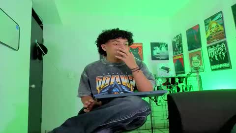 Snapshot of gaeloconner chatting on 10-11-25, 03:17 Gael Conner online show from 10-11-25, 03:17