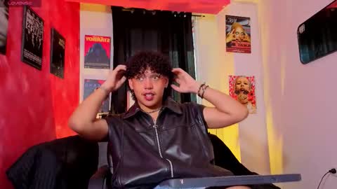 Snapshot of gaeloconner chatting on 12-20-25, 08:27 Gael Conner online show from 12-20-25, 08:27