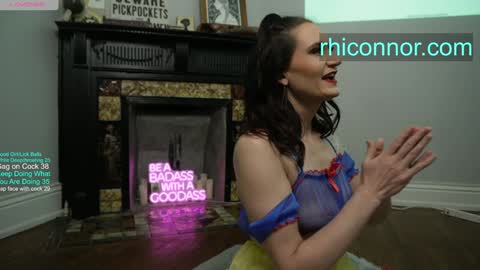 Snapshot of gagngush chatting on 12-30-24, 04:19 Rhi Connor   online show from 12-30-24, 04:19