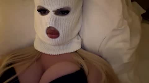 Snapshot of gaia_brv chatting on 05-10-26, 07:30 Feetbaabe online show from 05-10-26, 07:30