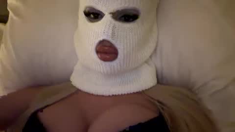 Snapshot of gaia_brv chatting on 05-11-26, 07:33 Feetbaabe online show from 05-11-26, 07:33
