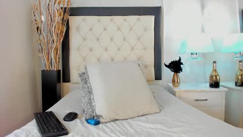  Gale  online show from 10-23-25, 01:10