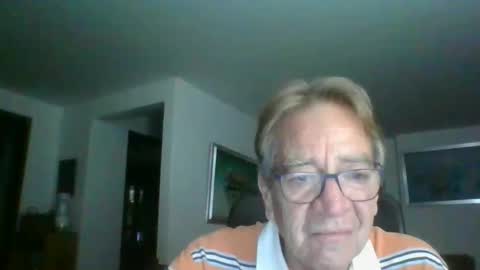 Snapshot of galloboy5 chatting on 01-27-25, 04:41 galloboy5 online show from 01-27-25, 04:41
