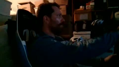 Snapshot of gameofbones chatting on 05-31-26, 01:36 gameofbones online show from 05-31-26, 01:36