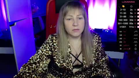 Snapshot of ganet469 chatting on 02-11-25, 05:37 Janette online show from 02-11-25, 05:37