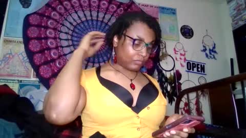 Snapshot of gardeniaspear chatting on 05-11-26, 06:52 Gardenia online show from 05-11-26, 06:52