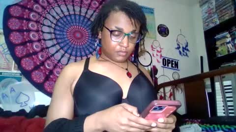 Snapshot of gardeniaspear chatting on 05-15-26, 07:15 Gardenia online show from 05-15-26, 07:15