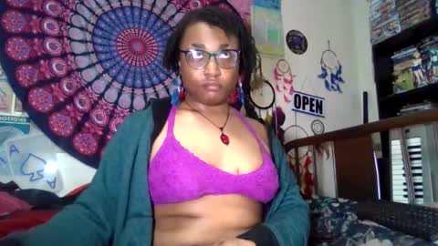 Snapshot of gardeniaspear chatting on 05-16-26, 06:32 Gardenia online show from 05-16-26, 06:32