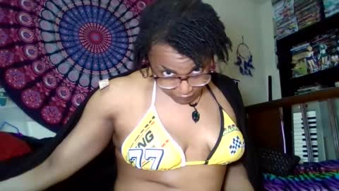 Snapshot of gardeniaspear chatting on 05-21-26, 07:59 Gardenia online show from 05-21-26, 07:59