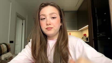 Mia  or just Mi online show from 04-08-26, 12:16