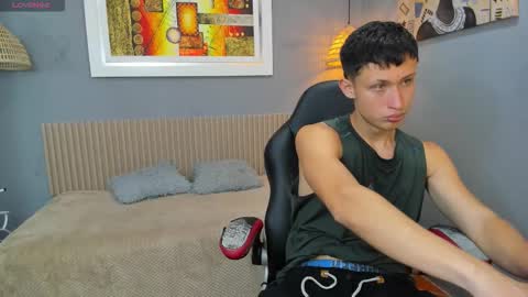 garuo_18 online show from 11-30-25, 04:22