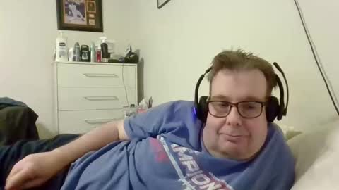 Gary online show from 11-10-25, 01:37