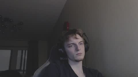 Snapshot of gasturfahe chatting on 12-19-24, 08:13 gasturfahe online show from 12-19-24, 08:13