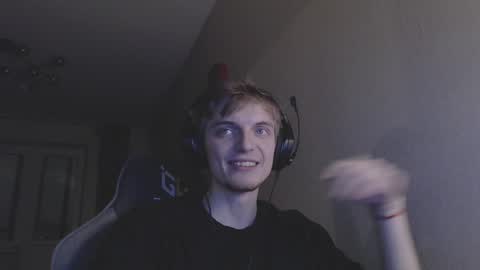 Snapshot of gasturfahe chatting on 12-22-24, 11:09 gasturfahe online show from 12-22-24, 11:09