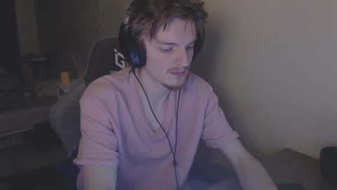 Snapshot of gasturfahe chatting on 02-12-25, 03:16 gasturfahe online show from 02-12-25, 03:16