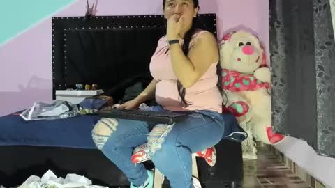Snapshot of gaticahot001 chatting on 12-25-24, 12:59 Diana online show from 12-25-24, 12:59