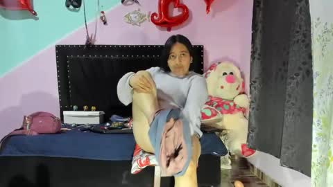 Snapshot of gaticahot001 chatting on 12-31-24, 01:04 Diana online show from 12-31-24, 01:04