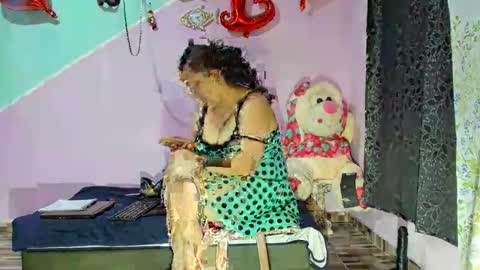 Snapshot of gaticahot001 chatting on 01-11-25, 12:01 Diana online show from 01-11-25, 12:01