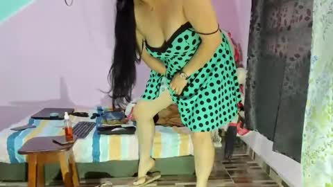 Snapshot of gaticahot001 chatting on 01-19-25, 12:06 Diana online show from 01-19-25, 12:06