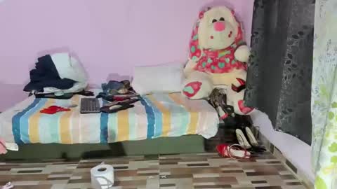 Snapshot of gaticahot001 chatting on 01-19-25, 06:53 Diana online show from 01-19-25, 06:53