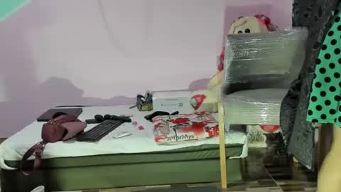 Snapshot of gaticahot001 chatting on 02-20-25, 11:42 Diana online show from 02-20-25, 11:42