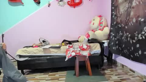 Snapshot of gaticahot001 chatting on 10-16-25, 12:06 Diana online show from 10-16-25, 12:06