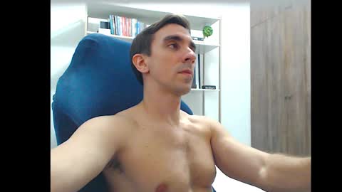 gatosarado23 online show from 09-10-25, 01:38