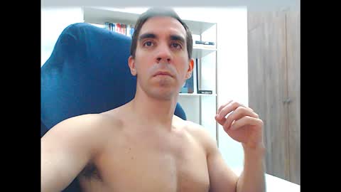 gatosarado23 online show from 12-15-25, 05:01