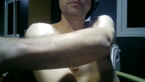 Snapshot of gauchors21 chatting on 09-09-25, 02:33 gauchors21 online show from 09-09-25, 02:33