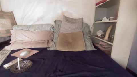 Snapshot of gayrobbin chatting on 03-12-26, 06:58 gayrobbin online show from 03-12-26, 06:58