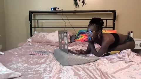 Snapshot of gbabii13 chatting on 10-28-25, 09:02 gbabii13 online show from 10-28-25, 09:02