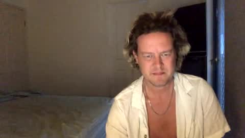 Snapshot of gcsurfer81 chatting on 01-01-25, 08:35 gcsurfer81 online show from 01-01-25, 08:35