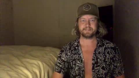 Snapshot of gcsurfer81 chatting on 09-19-25, 09:00 gcsurfer81 online show from 09-19-25, 09:00