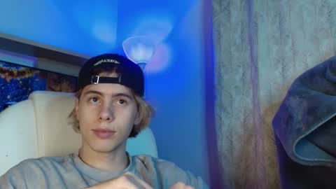 Snapshot of gemdominus chatting on 12-18-25, 11:55 Gem Dominus online show from 12-18-25, 11:55